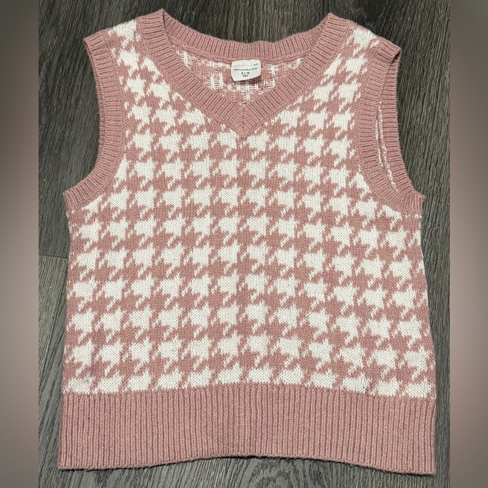 Abercrombie Kids Pink and White Sweater Vest